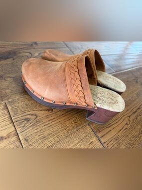 Kork Ease tilly clogs size 8 great condition smoke pet free home